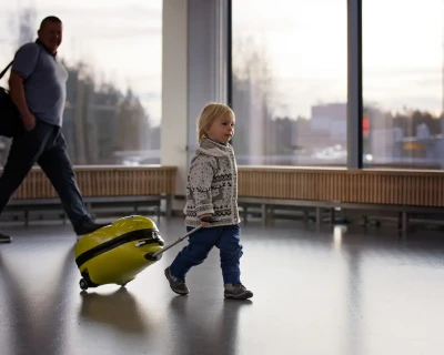 Едем за границу: всё про визы, правила перелётов и нужен ли загранпаспорт ребёнку