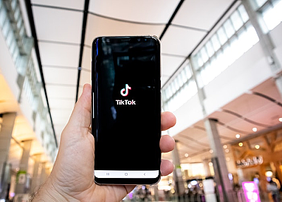 В Италии девочка погибла из-за челленджа в TikTok