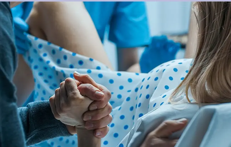 Роды в 2026: всё, что нужно знать про пособия, декретные и ваши права