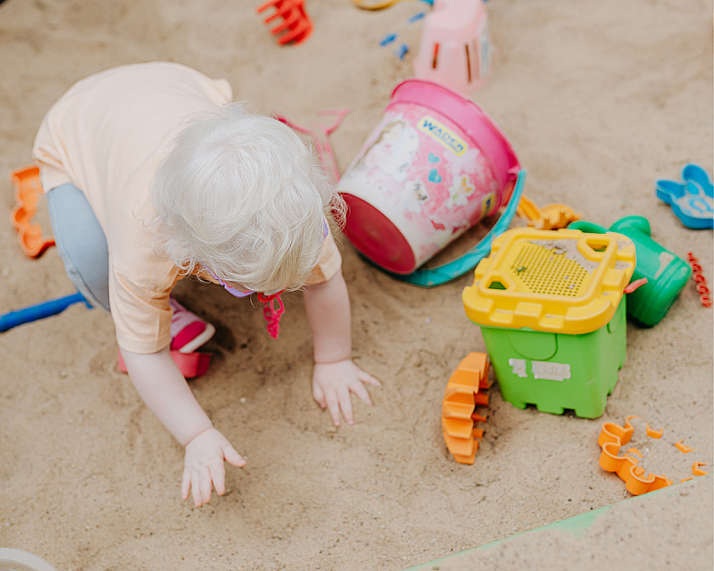 От года до трёх: общение на детской площадке