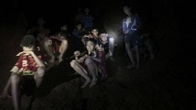 Илон Маск пообещал спасти детей, застрявших в тайских пещерах