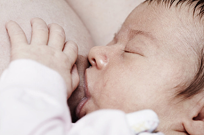 Грудное вскармливание после кесарева сечения