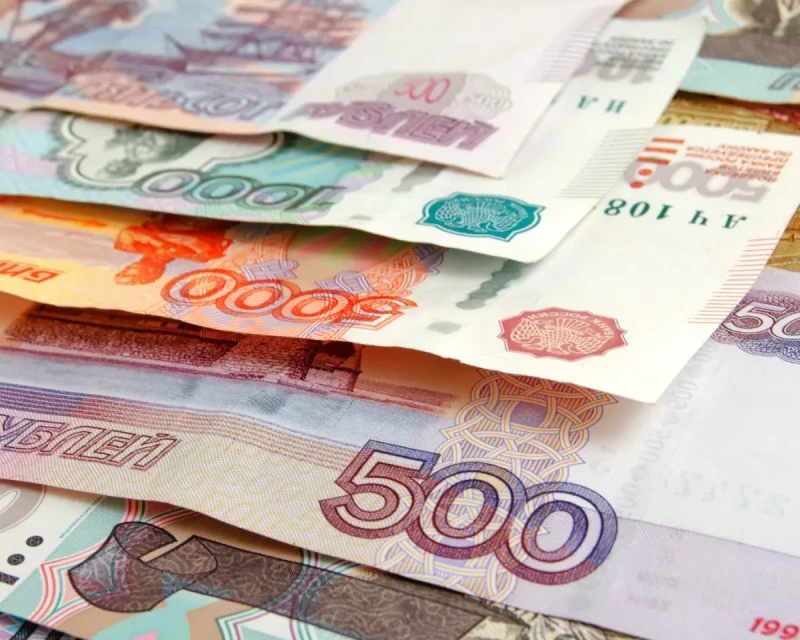 Путин поручил правительству продлить детское пособие до трёх лет