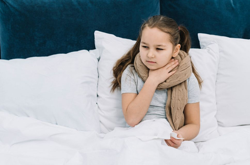 Можно ли гулять с ребенком при кашле?