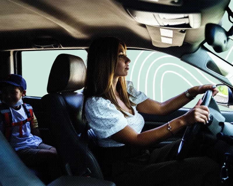 Родители тратят по 7 часов в неделю на развоз детей по кружкам и секциям