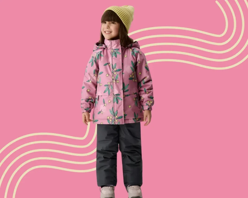 Как одевать ребёнка весной: понятный гид по слоям, мембранам и демисезонке