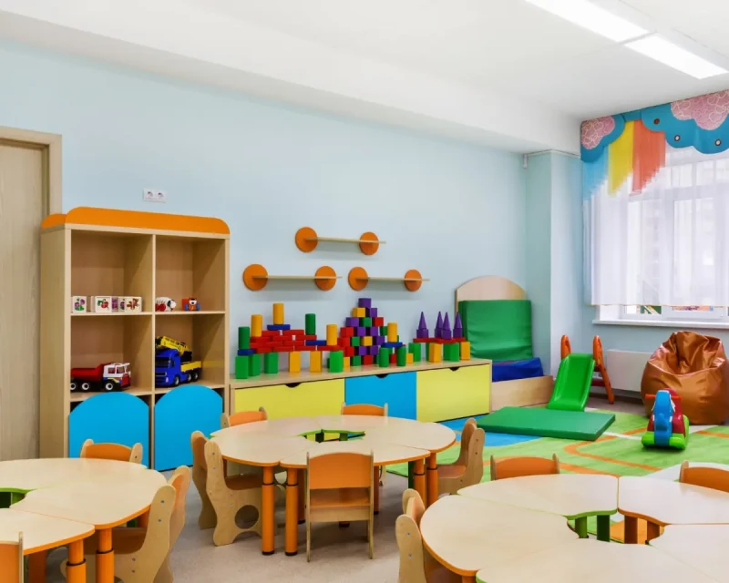 Летние каникулы 2026: когда отдыхают школы и как работают детсады