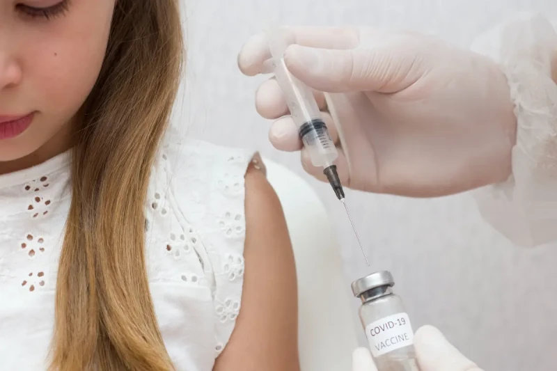 В России люди начали добиваться бесплатной прививки от клеща в Конституционном суде