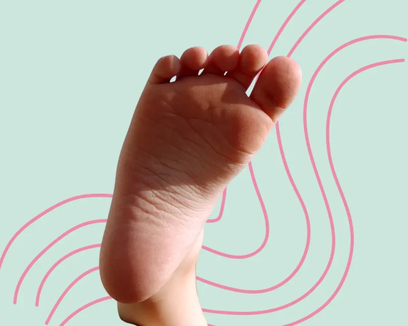 Минздрав официально заявил, что детям не нужно лечить плоскостопие