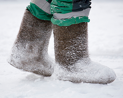 Тёплые ножки без промокания — лучшие модели зимней обуви для малышей 2025
