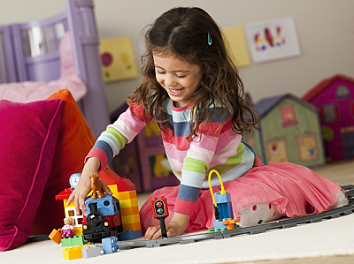 Выбираем новогодние подарки для детей от 1,5 до 5 лет