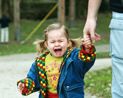 Детские капризы: как победить