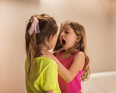 Что делать, если ребенок обижает других детей в детском саду и школе