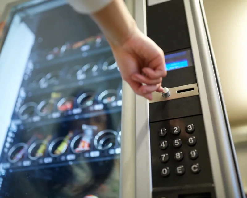 В Госдуме хотят проследить, чтобы дети полезнее питались