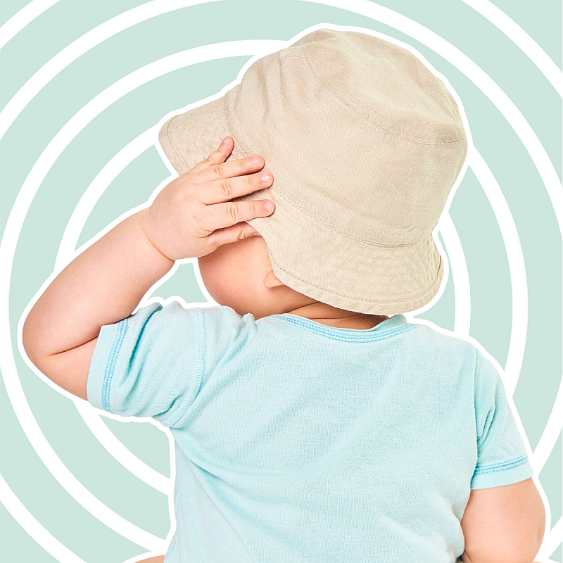 Как удобно и безопасно одеть ребенка летом: разбор от врачей