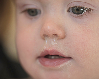 5 ошибок при лечении детского насморка, которые мы почти все делали