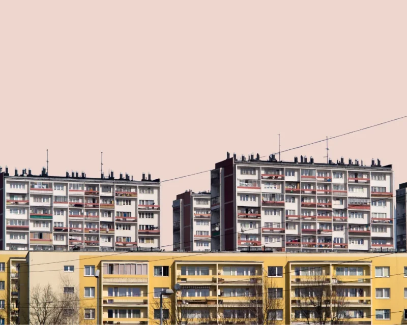 Путин поручил разрешить брать семейную ипотеку в старых домах