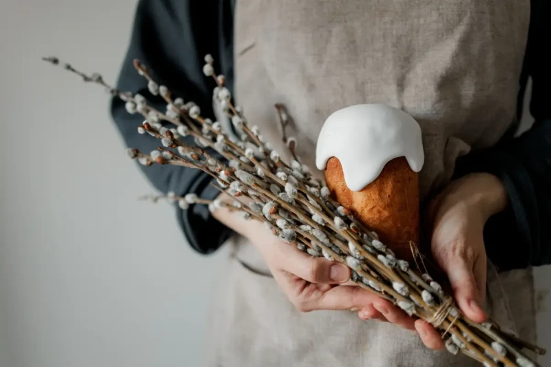 Вербное воскресенье в России: что это за день и как отметить его с ребёнком