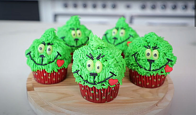 Кайли Дженнер приготовила капкейки с дочерью Сторми