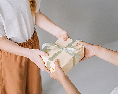 8 подарков ко Дню матери, которые можно купить в последний момент