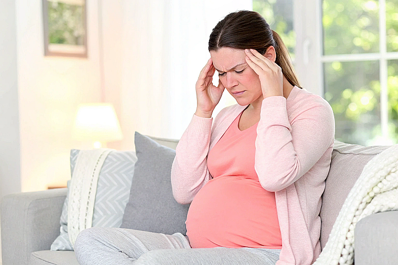 Болит голова при беременности
