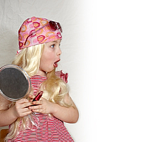 Можно ли девочкам пользоваться декоративной косметикой?