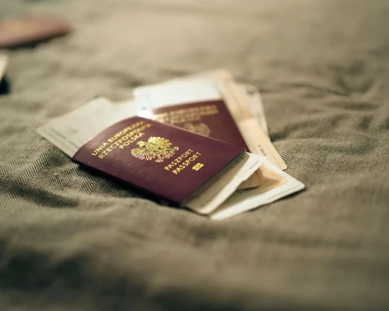 Детей больше не будут вписывать в загранпаспорта родителей