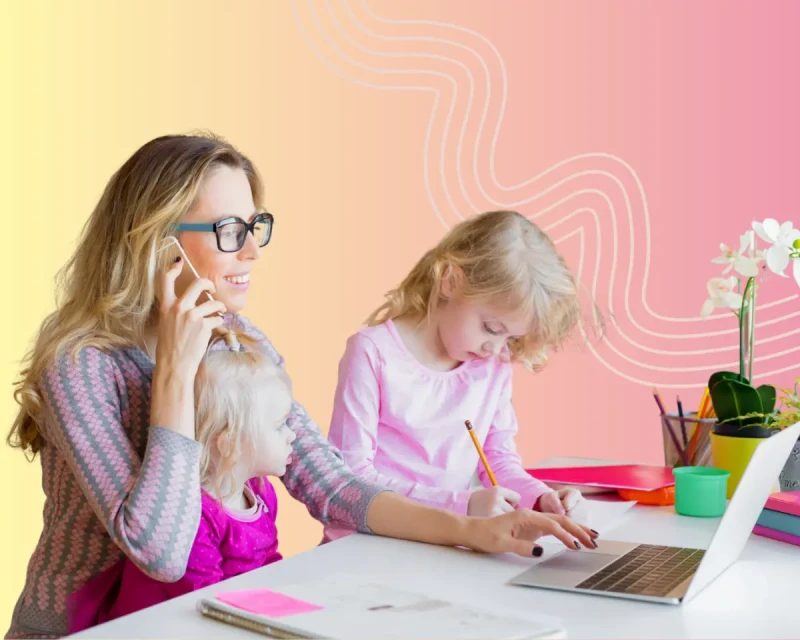 Путин призвал помочь женщинам совмещать карьеру и материнство