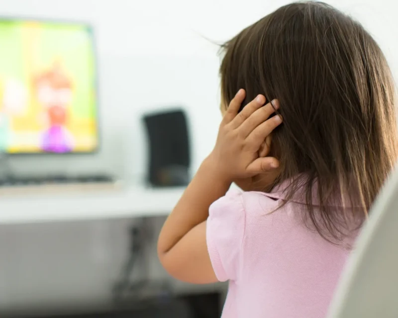 Аутизм у детей: причины, какие признаки и что делать родителям