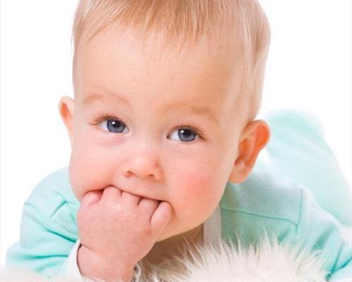 Как отучить ребенка сосать палец 1 Как отучить ребенка сосать палец 1